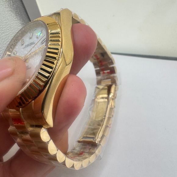 Watch - Picture 7 of 15